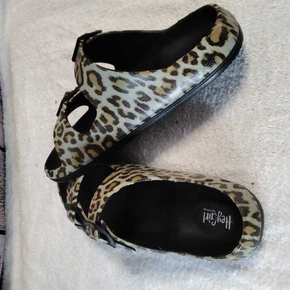 Slip ons - Picture 3 of 6